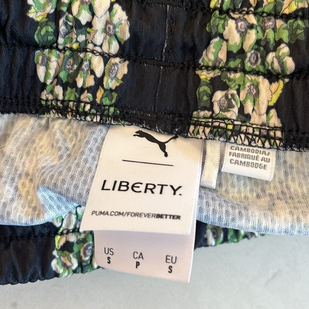 Puma x Liberty shorts Size S. Never worn - Picture 4 of 6